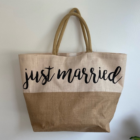 Handbags - Just married Tote 👰🏼 bride 💍 wedding
